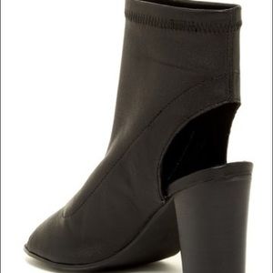 Matisse Agent Peep Toe Bootie